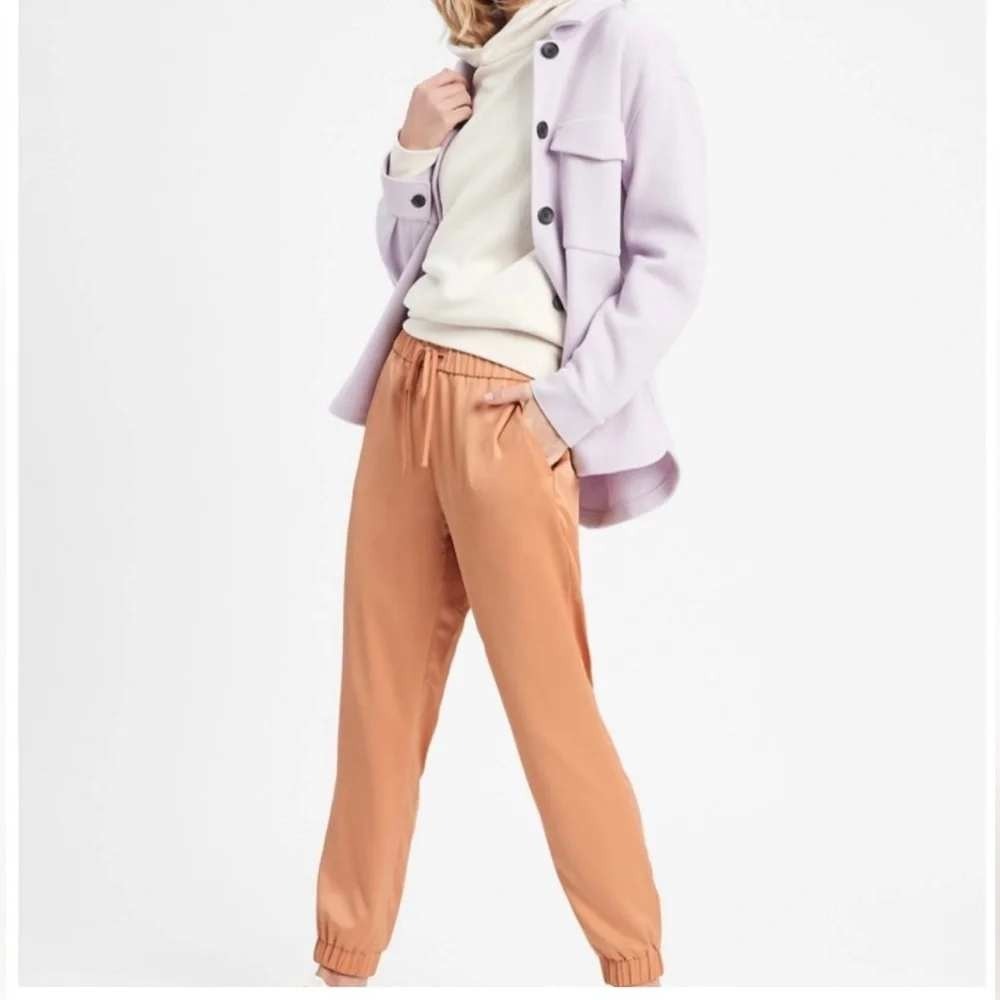 Banana Republic Satin Joggers‎ Women Size L Peach Drawstring Elastic Waist Pants